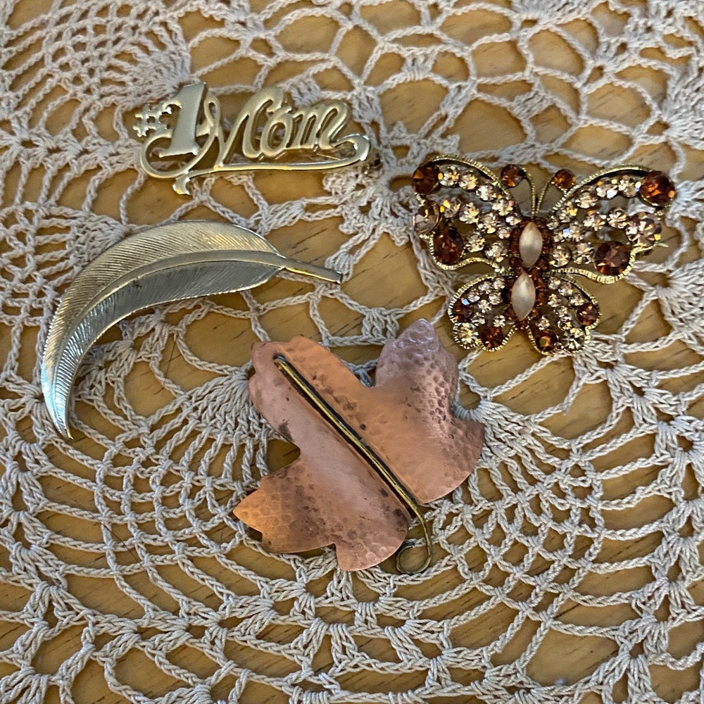 Elegant Butterfly and Leaf Brooch Set